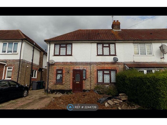 3 Bedroom Semi-Detached House To Rent In Sturgess Avenue, London, NW4