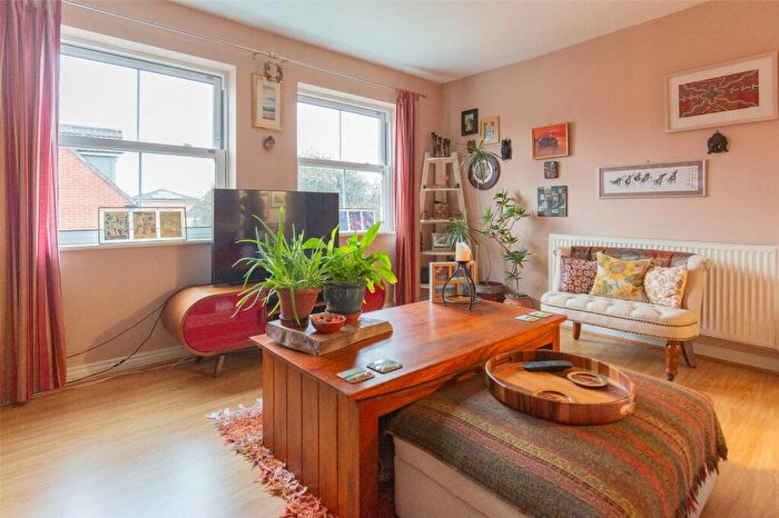 3 Bedroom Apartment For Sale In Bramley Copse, Long Ashton, Bristol, BS41
