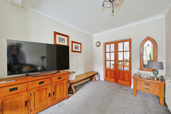 3 Bedroom Semi-Detached House For Sale In Westfield Rise, Hessle, HU13