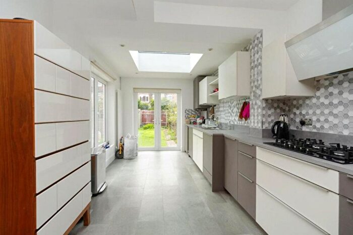 1 Bedroom Flat To Rent In Heronsforde, London, W13