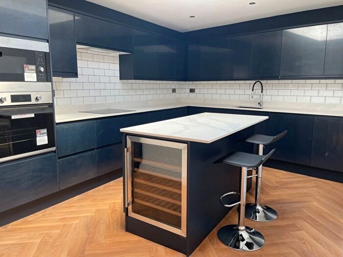 4 Bedroom Flat To Rent In Uplands Road, London, N8
