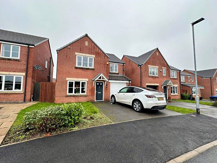 4 Bedroom Detached House To Rent In Alder Road, Whinmoor, Leeds, LS14