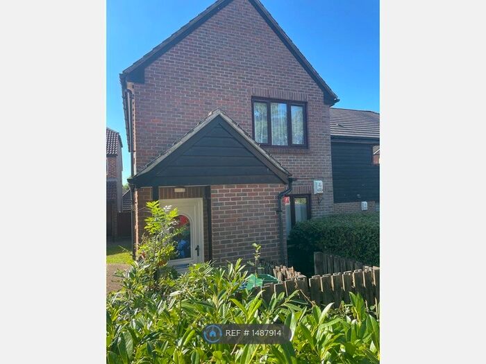 1 Bedroom Maisonette To Rent In Nicotiana Court, Church Crookham, Fleet, GU52