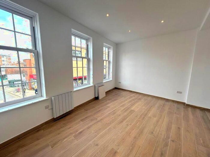 1 Bedroom Flat To Rent In High Street, Guildford, GU1