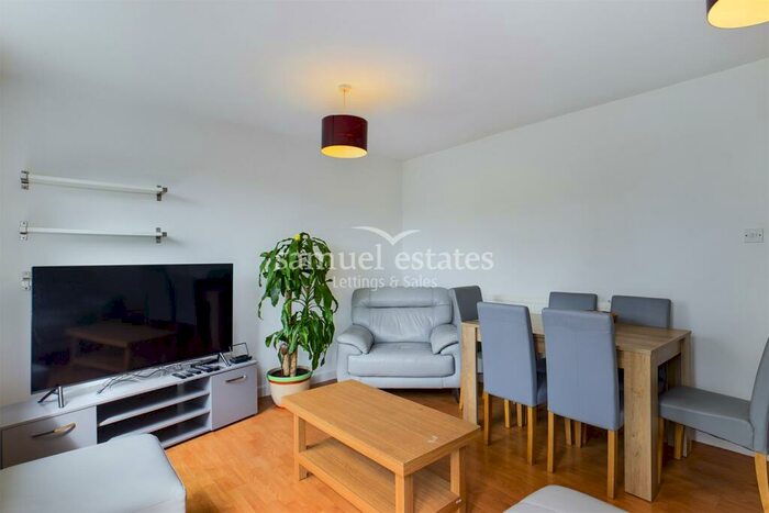 1 Bedroom Flat To Rent In Central Hill, London, SE19