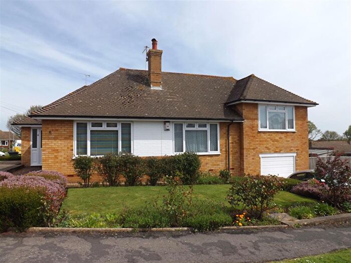 3 Bedroom Bungalow To Rent In Blackfields Avenue, Bexhill-On-Sea, TN39