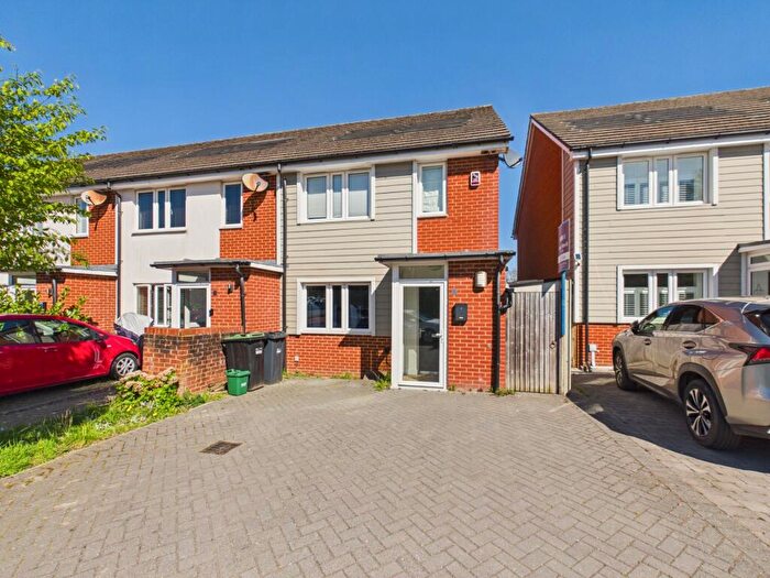 3 Bedroom House For Sale In Hanbury Lane, Haywards Heath, RH16