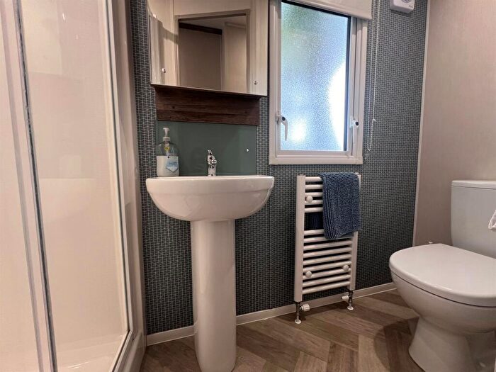 3 Bedroom Park Home For Sale In Sandyballs, Godshill, Fordingbridge, SP6