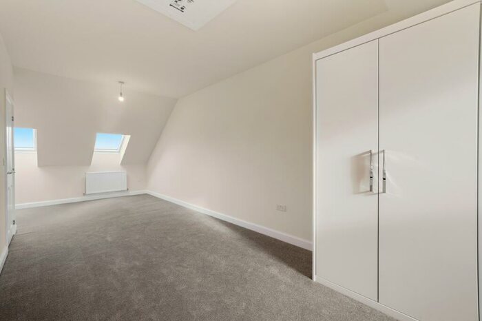 3 Bedroom Semi-Detached House To Rent In Lime Tree Drive, Houghton Regis, LU5