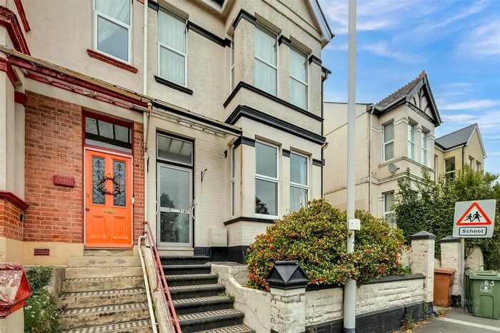 2 Bedroom Flat To Rent In Outland Road, Plymouth, PL2
