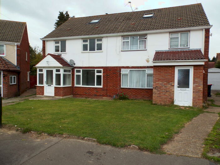 3 Bedroom House To Rent In Langley Green, RH11