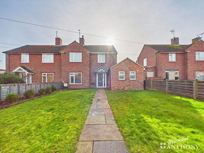 3 Bedroom Semi-Detached House For Sale In Dove Street, Stewkley, LU7