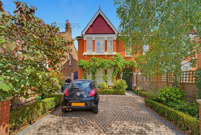 6 Bedroom Terraced House For Sale In Colebrooke Avenue, Ealing, W13