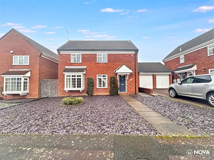 4 Bedroom Detached House To Rent In Blakeney Drive, Luton, LU2