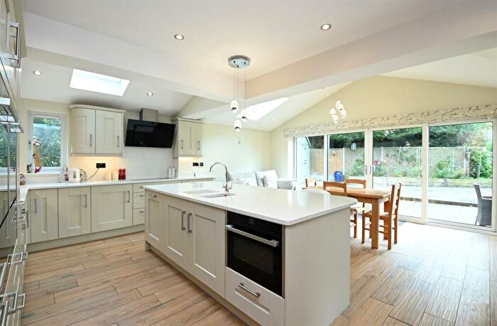 4 Bedroom Detached House For Sale In Sunningdale, Alrewas Road, Kings Bromley, DE13