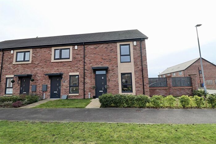3 Bedroom End Of Terrace House For Sale In Parisi Way, Pocklington, York, YO42