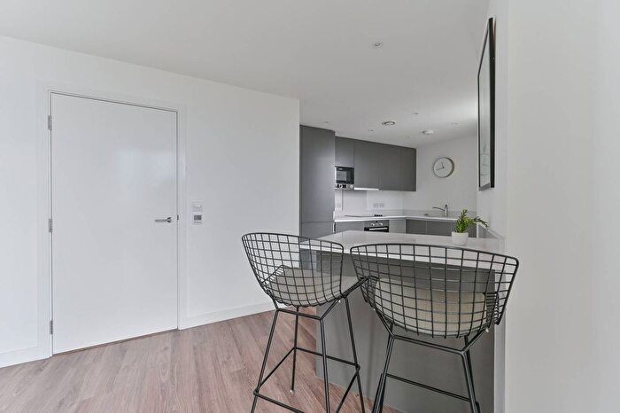 2 Bedroom Flat To Rent In Saffron Central Square, East Croydon, Croydon, CR0