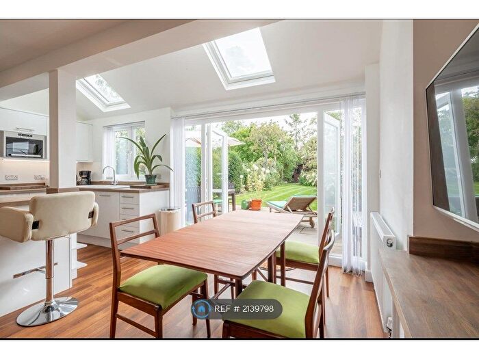 3 Bedroom Semi-Detached House To Rent In Chesterfield Road, Cambridge, CB4