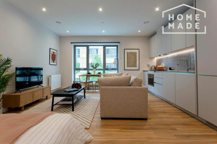 Studio To Rent In Greenford Quay, Greenford, UB6