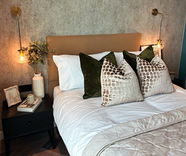 2 Bedroom Apartment To Rent In Ancoats Gardens, Bendix Street, Manchester, Greater Manchester, M4