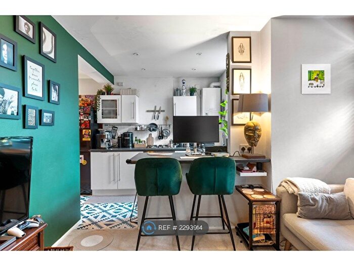 1 Bedroom Flat To Rent In Shiplake Court, London, N5