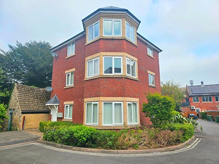 1 Bedroom Flat To Rent In Legion Close, Dursley, Gloucestershire, GL11