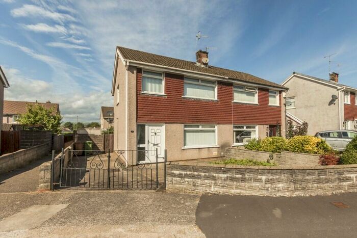 3 Bedroom Semi-Detached House For Sale In Vanfield Close, Caerphilly, CF83