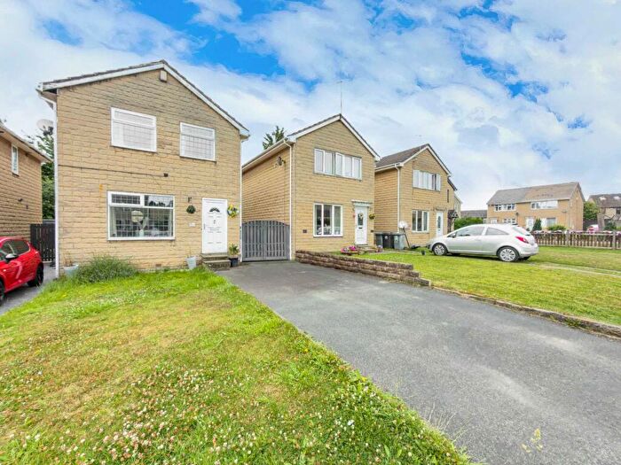 3 Bedroom Detached House For Sale In Clarence Street, Gomersal, BD19