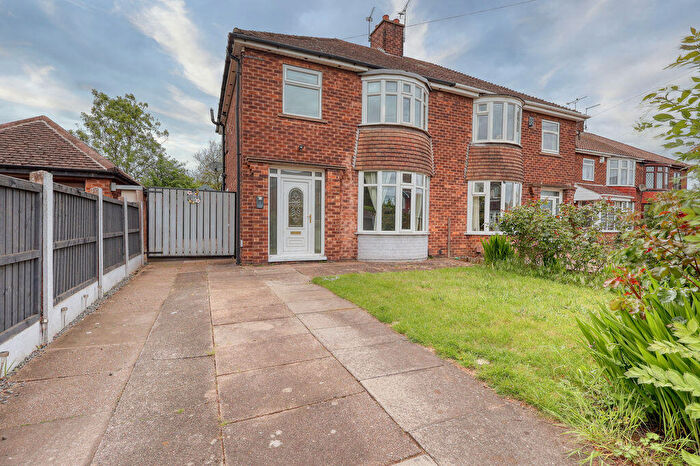 3 Bedroom Semi-Detached House For Sale In Marmion Road, Scunthorpe, DN16