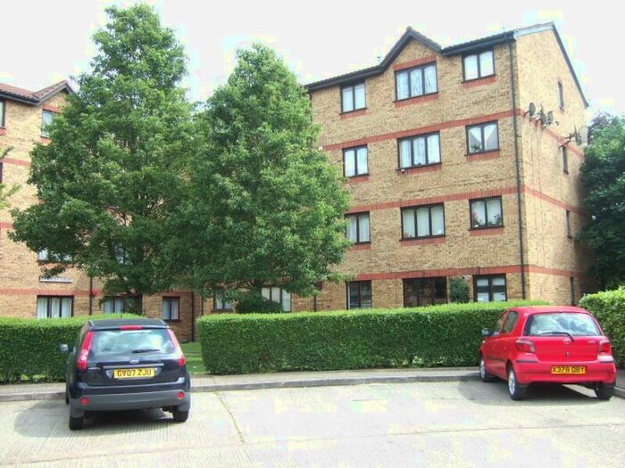 1 Bedroom Flat To Rent In Myers Lane, London, New Cross, SE14