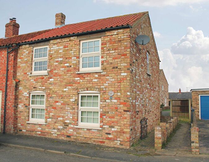 2 Bedroom Terraced House For Sale In The Green, Waddingham, DN21