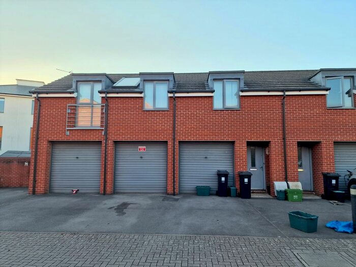 2 Bedroom Flat To Rent In Home Leas Close, Cheswick Village, Bristol, BS16