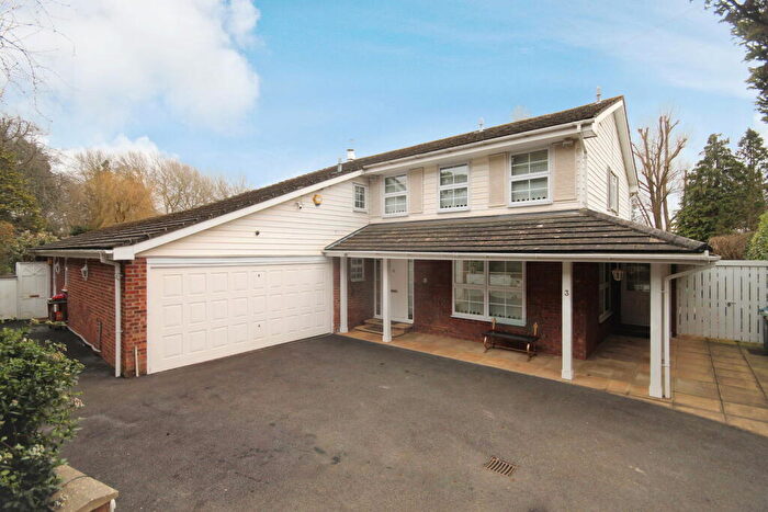 4 Bedroom Detached House For Sale In Potters Heights Close, Pinner, HA5