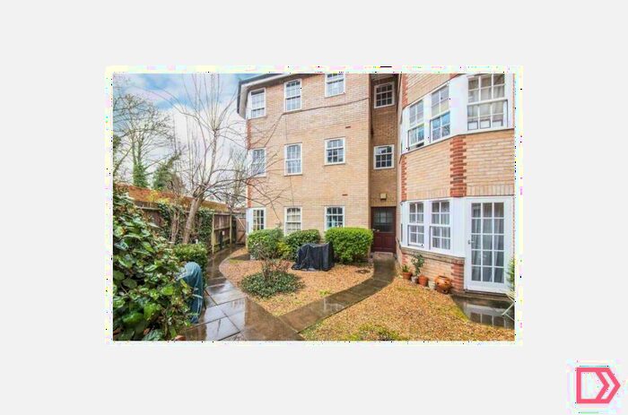 2 Bedroom Flat To Rent In Rocktone Court Rockstone Lane, Southampton, SO14