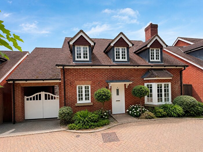 4 Bedroom Detached House For Sale In No Chain - Wendover Woods, HP22
