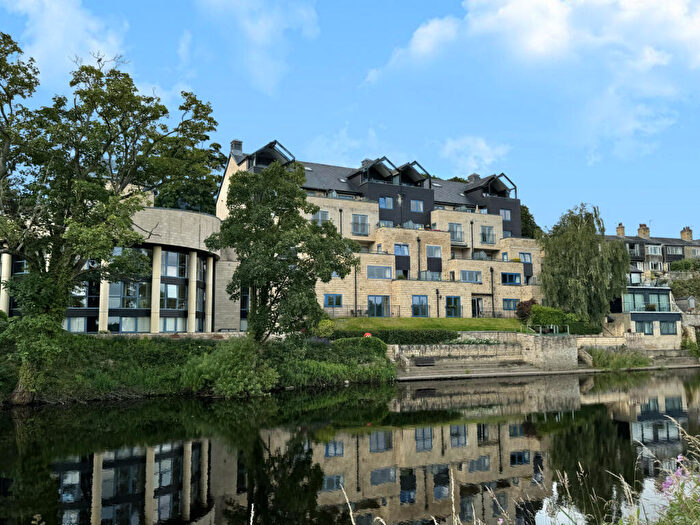 2 Bedroom Apartment To Rent In Riverside, LS22