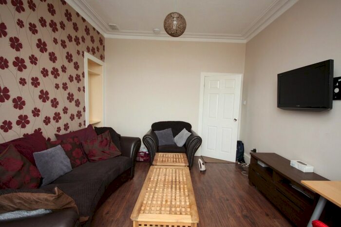 2 Bedroom Flat To Rent In Great Northern Road, Woodside, Aberdeen, AB24