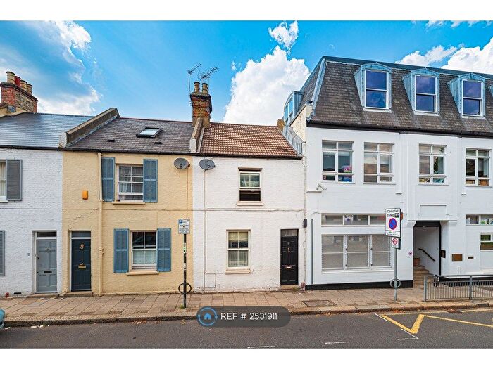 3 Bedroom Terraced House To Rent In Frogmore, London, SW18