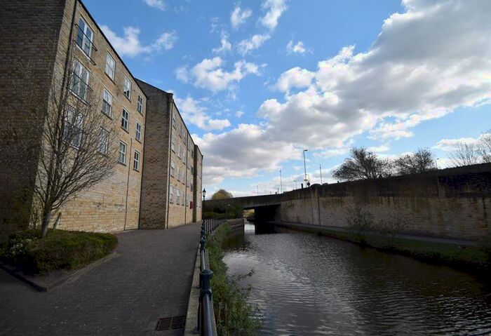 2 Bedroom Flat To Rent In Navigation Quay, Britannia Wharf, Bingley, BD16