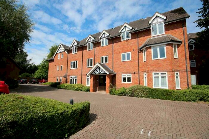 2 Bedroom Apartment To Rent In Lefroy Park, Fleet, GU51