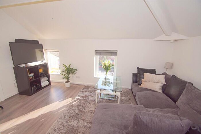 1 Bedroom Duplex To Rent In Stainbeck Road, Leeds, LS7