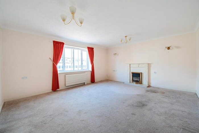 2 Bedroom Retirement Property For Sale In Southfields Road, Eastbourne, BN21