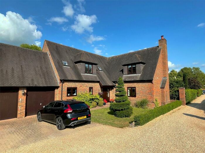 4 Bedroom Link Detached House For Sale In Heytesbury Park, Heytesbury, Warminster, BA12