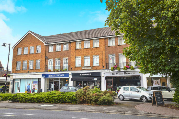 3 Bedroom Apartment To Rent In Cobham, KT11