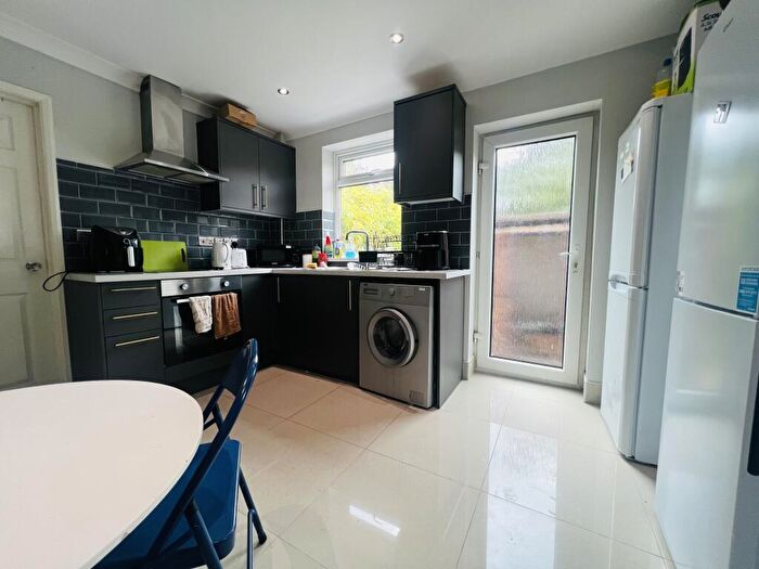 5 Bedroom Semi-Detached House To Rent In Robson Road, Norwich, NR5