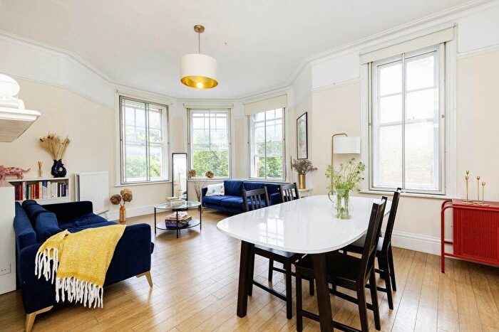 3 Bedroom Flat To Rent In Melcombe Court, Dorset Square, Baker Street, NW1