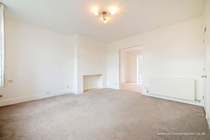 2 Bedroom End Of Terrace House To Rent In Dawson Road, Byfleet, West Byfleet, KT14