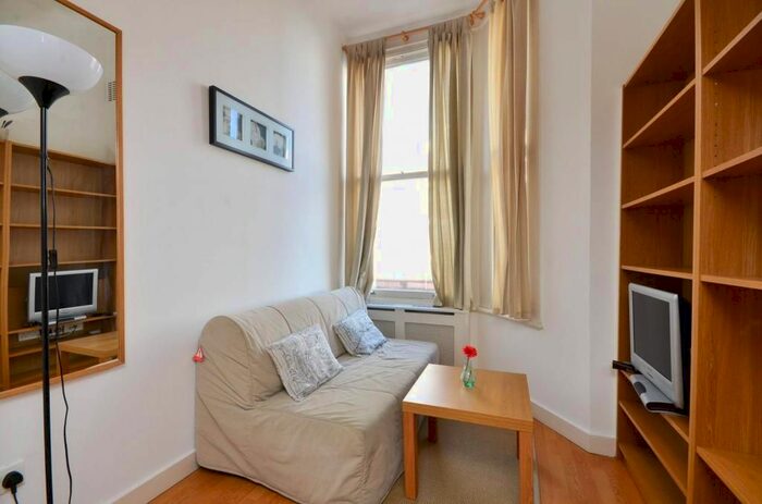 1 Bedroom Flat To Rent In Fairholme Road, London, W14