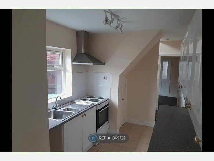 2 Bedroom Semi-Detached House To Rent In Yorke St, Notts, NG19