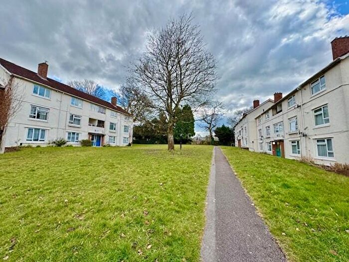 3 Bedroom Apartment To Rent In Wellow Close, Southampton, SO18